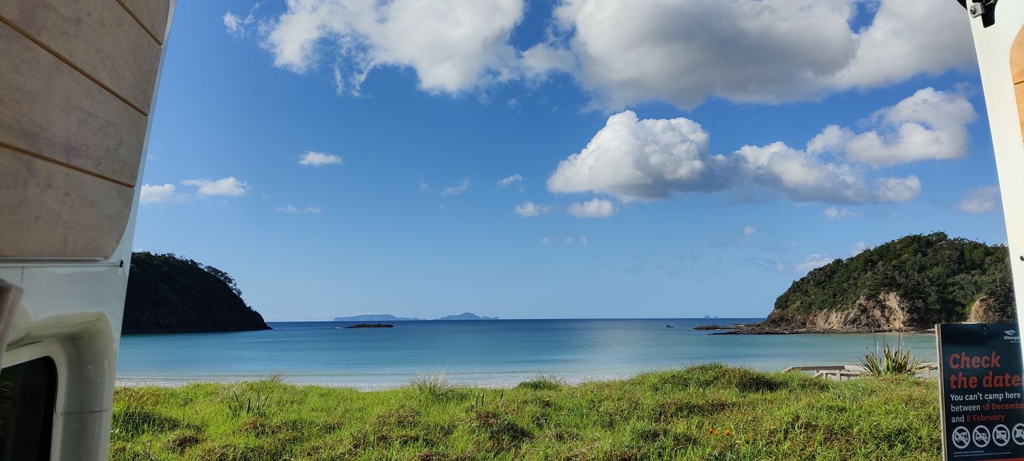 Stellplatzview mit Blick auf die Poor Knights Islands