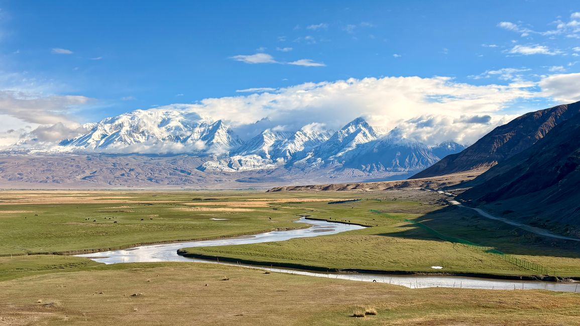 Tashkurgan تاشقورغان بازىرى / Sarikol تاشقۈرغان بۇزۇر / Shitoucheng 石頭城