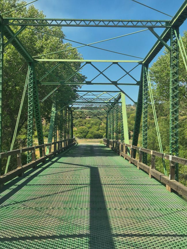 Spannende Brücke zum Einstieg in die Nacimiento Ferguson Road 😉
