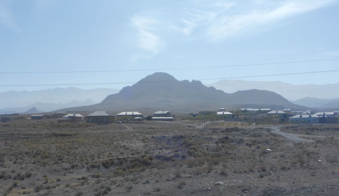 Die Landschaft an der Grenze zu Kasachstan 
