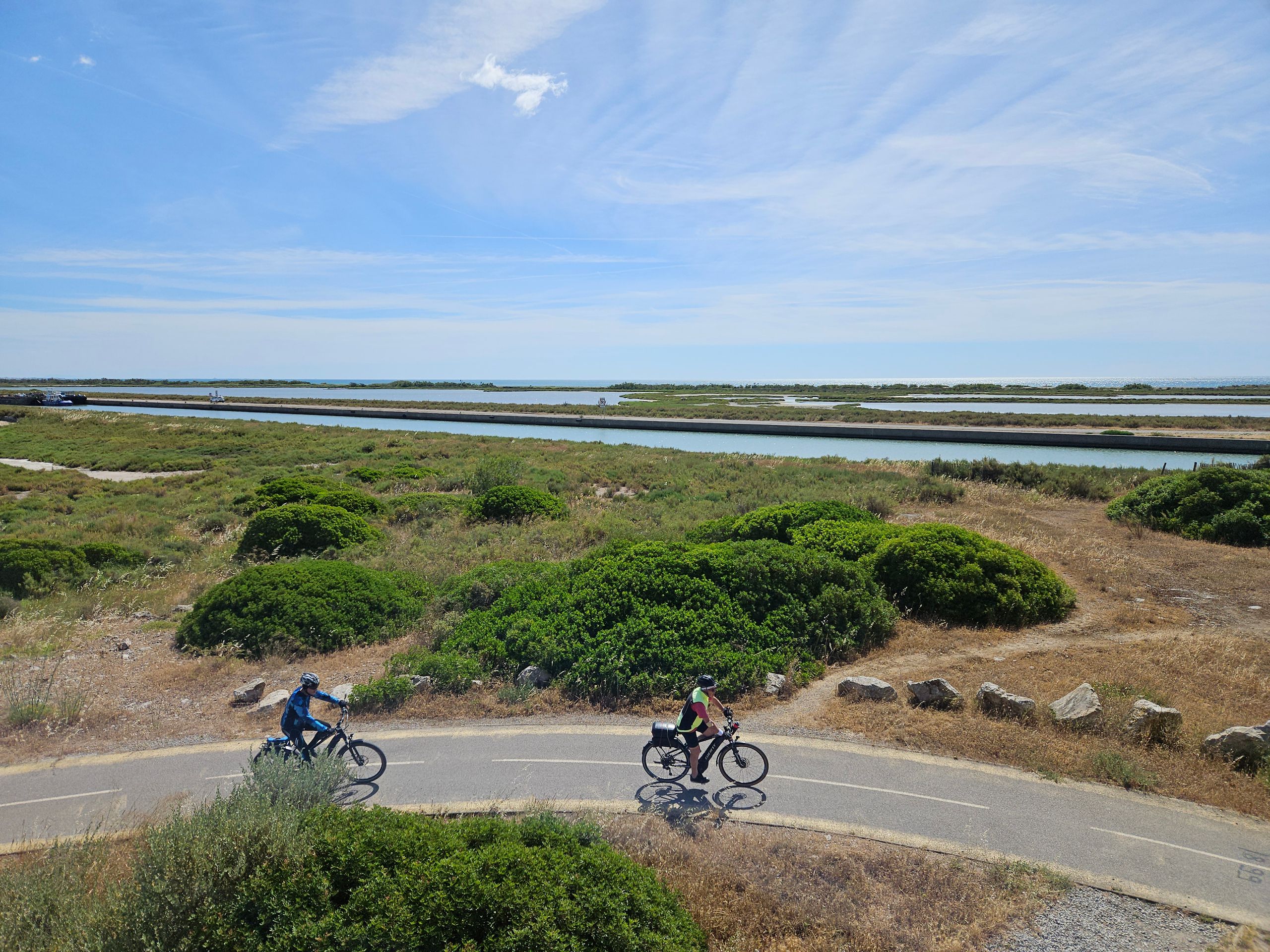 Super direction de piste cyclable vers le pont au Étang de Vic