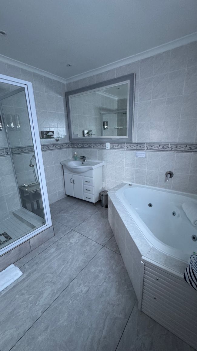 Unser Bad mit Whirlpool