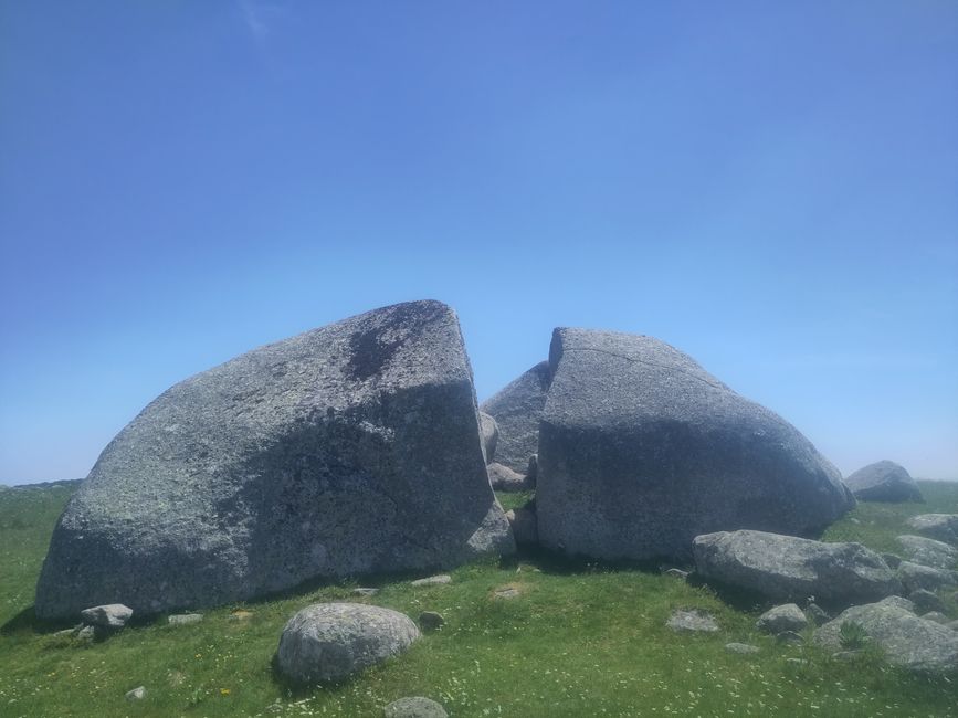 sur le plateau d'Aubrac, à Le Puy-en-Velay et jusqu'au Rhône...