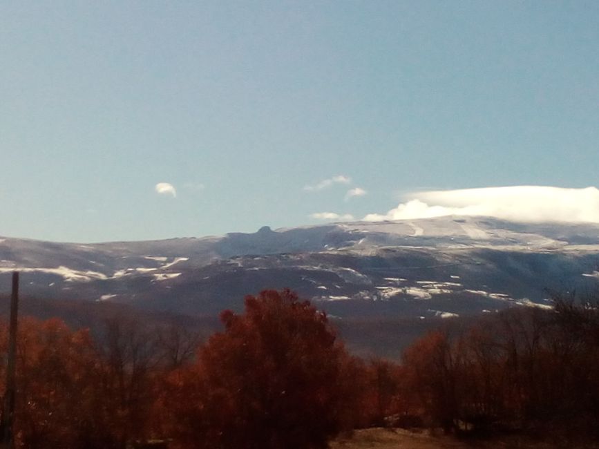 La Covatilla mit Schnee von Nava de Béjar (Salamanca) (Dezember 2021)