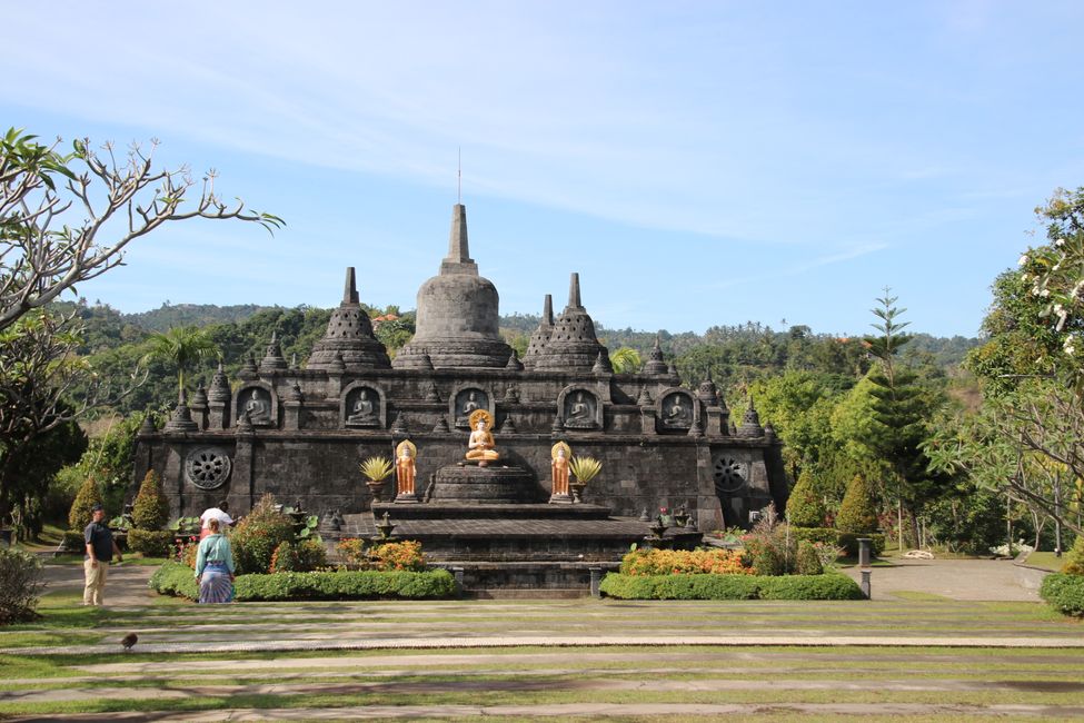 Etiqueta 10: Templo y agua