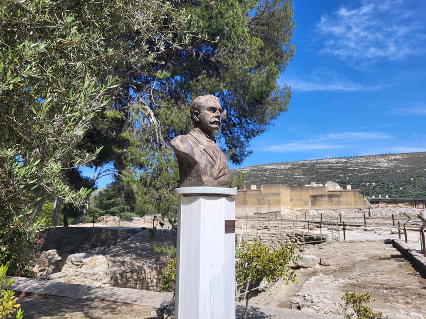 Bust of Arthur Evans Palace of Knossos