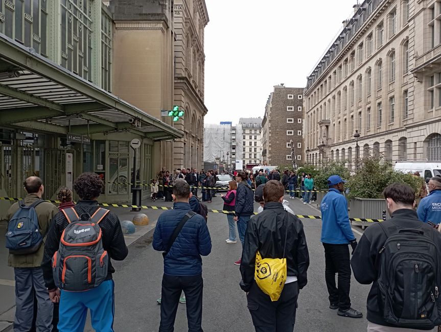 Rückreise (auch wieder) mit Hindernissen, Bombendrohung im Pariser Bahnhof