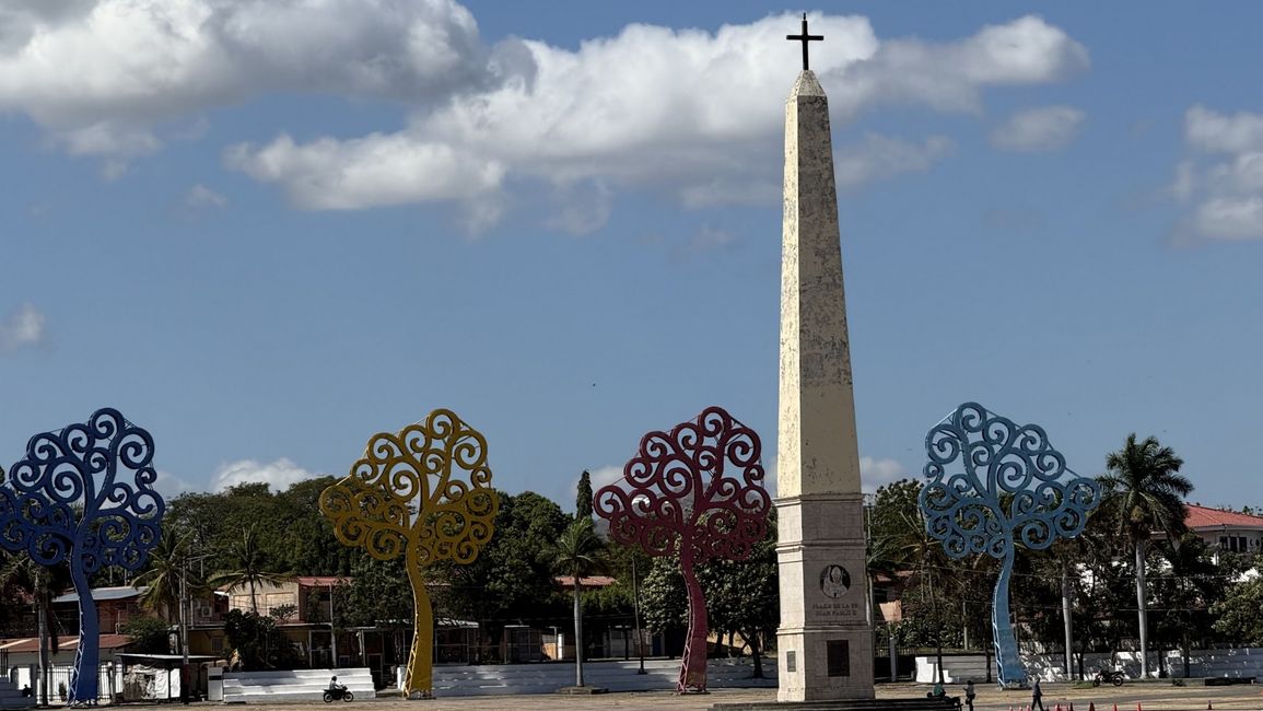 Monumento a Simon Bolivar in Plaza Nicaragua