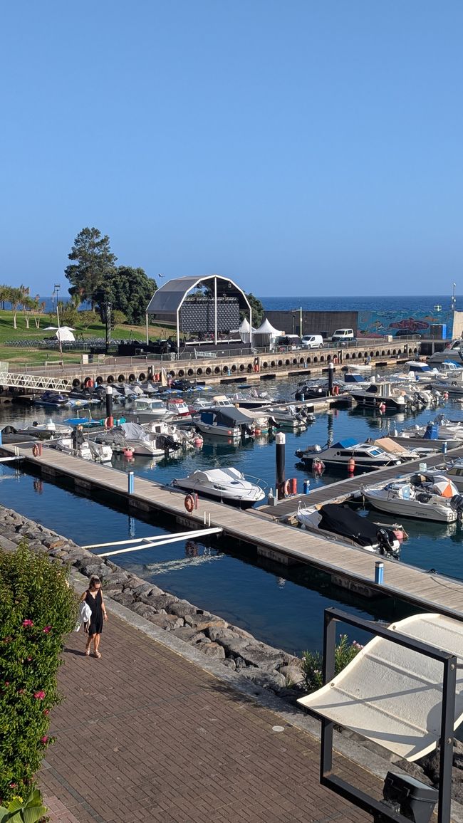 Hafen & Promenade Calheta