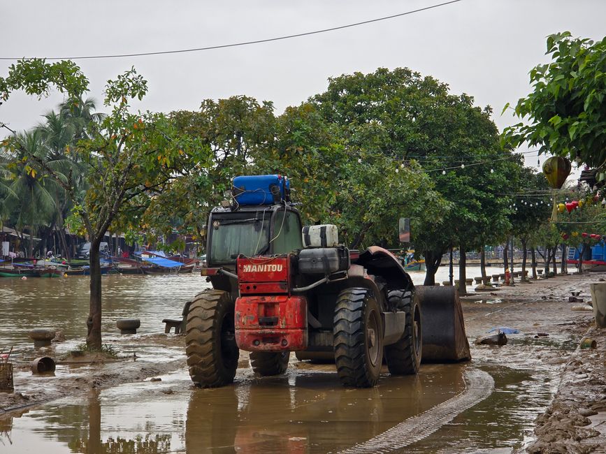 Hoi An - les travaux de nettoyage ont commencé