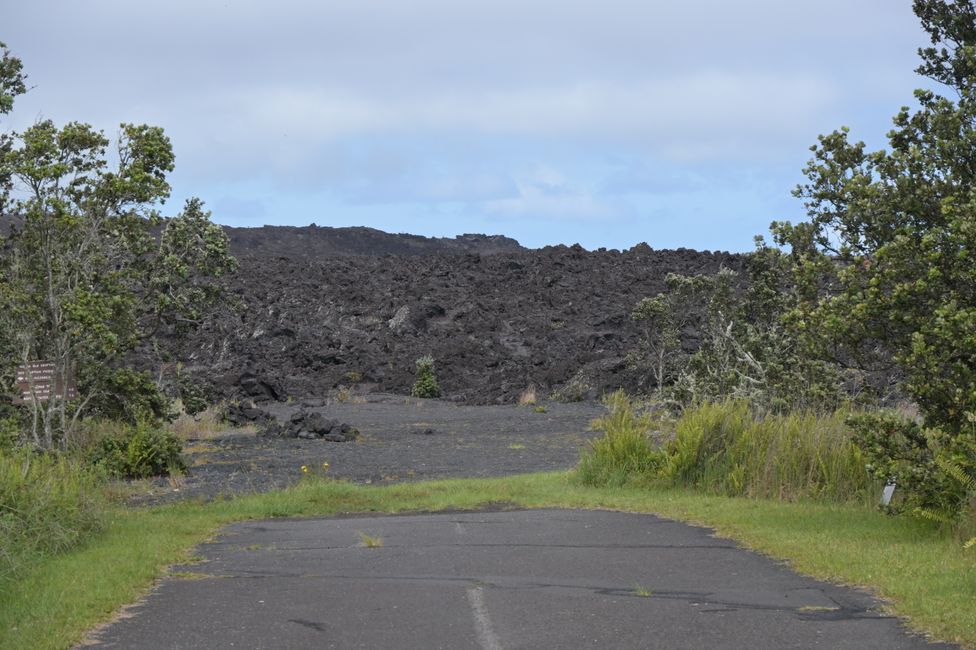 Lave sur la route Chain of Craters