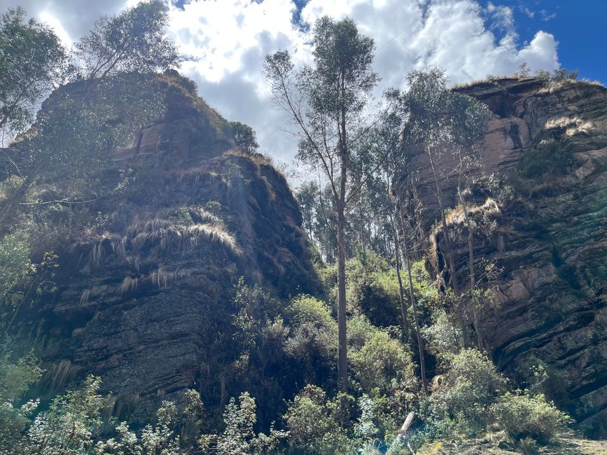 Day 17 
Mysterious hiking trail with "waterfall" somewhere in the Andes near Cusco