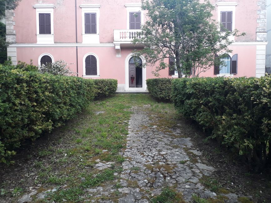 Und immer wieder reizende Höuser