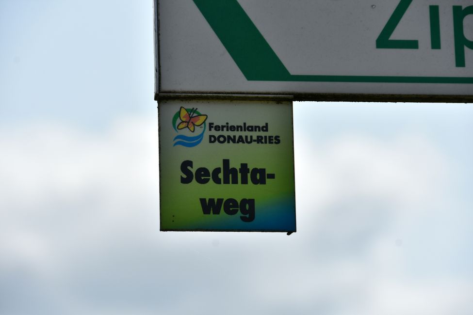 * * * S E C H T A S A F A R I - der Auerochsenweg
bei Bopfingen * * *