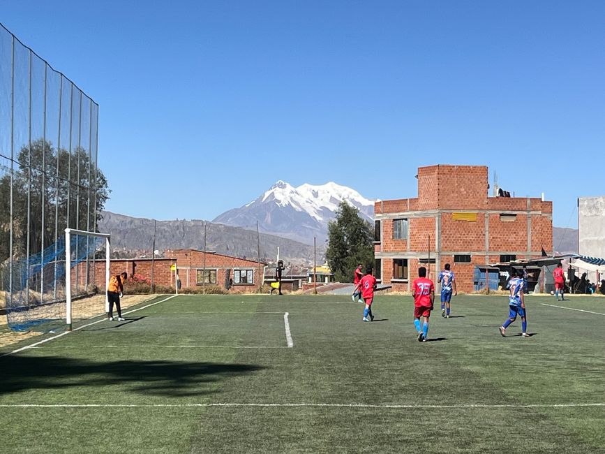 Amateur football in La Paz 