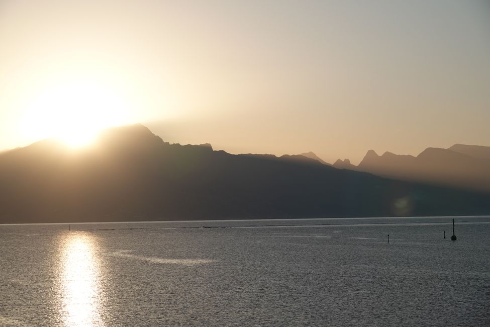 Alba su Tahiti....