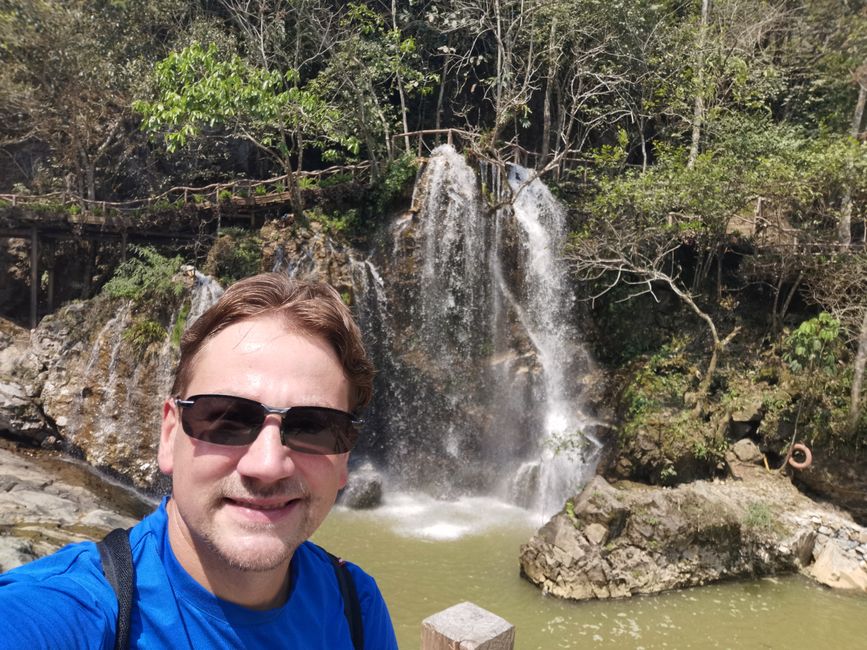 Wanderung in SaPa zum Cát-Cát-Village und den Wasserfällen