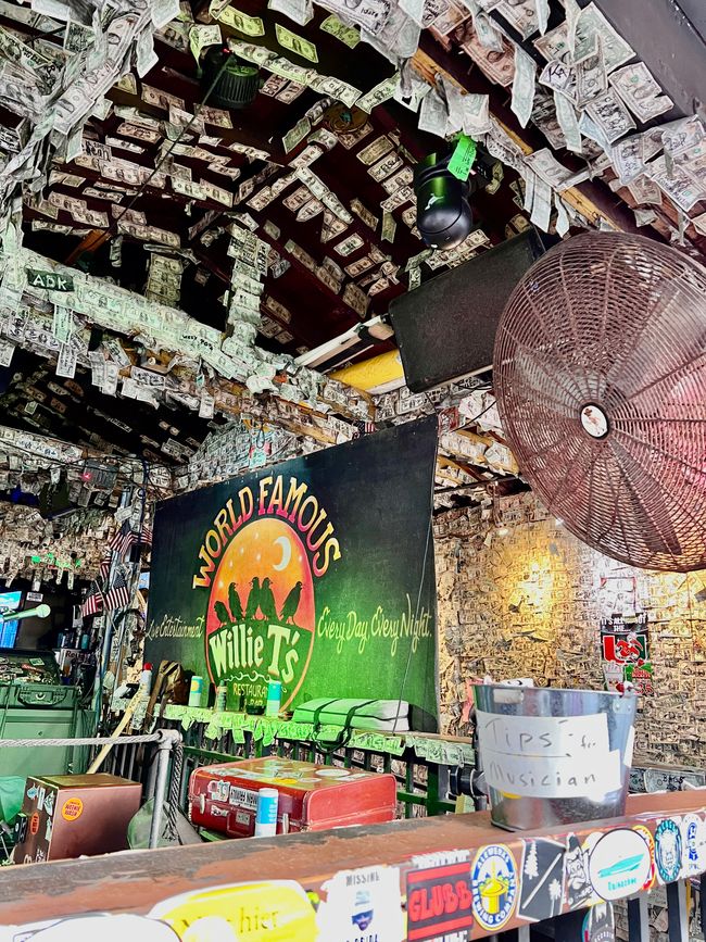 Tag 396 - Southernmost point & Duval Street by Golf Cart