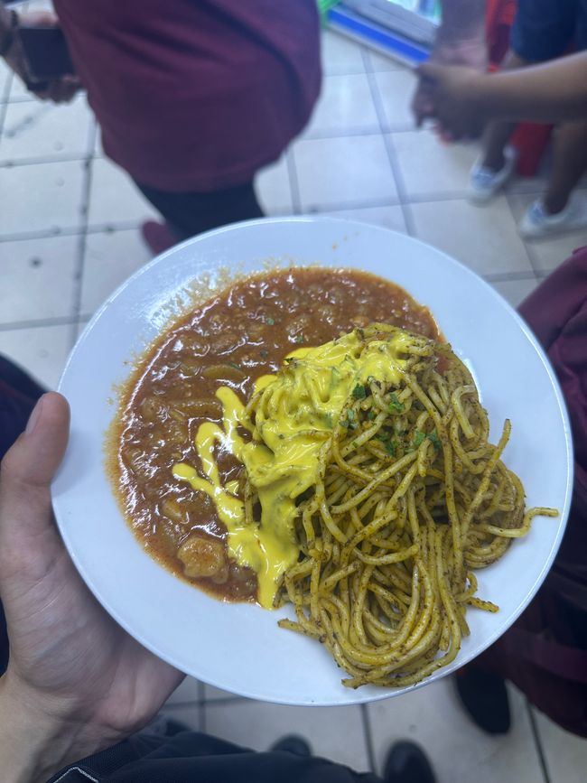 Carapulcra chinchana con sopa seca de gato mancha pecho