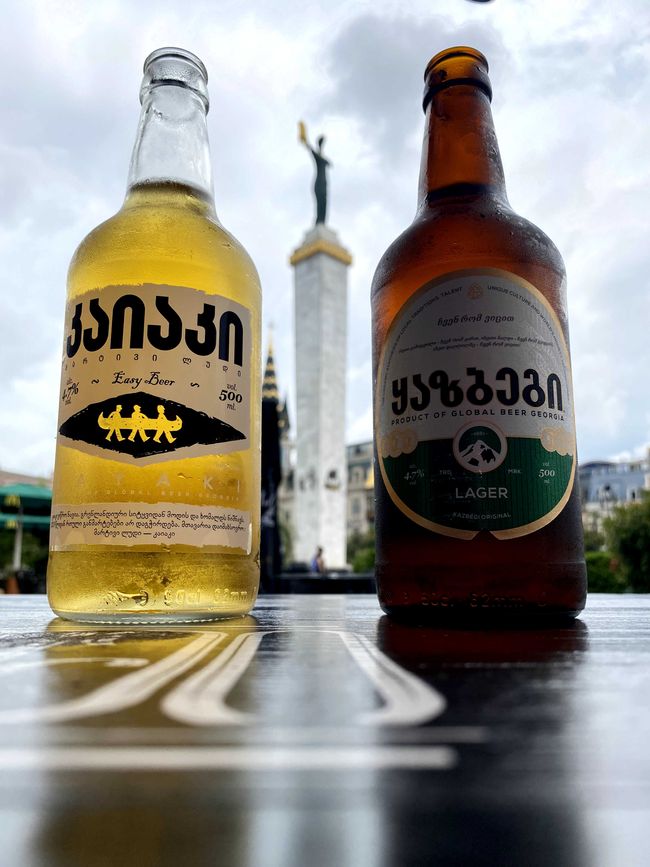 Georgisches Bier in Batumi