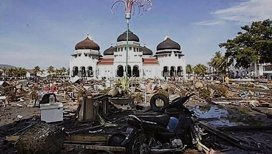 Masjid Baiturrahman nach dem Tsunami_Bild Tsunami-Museum