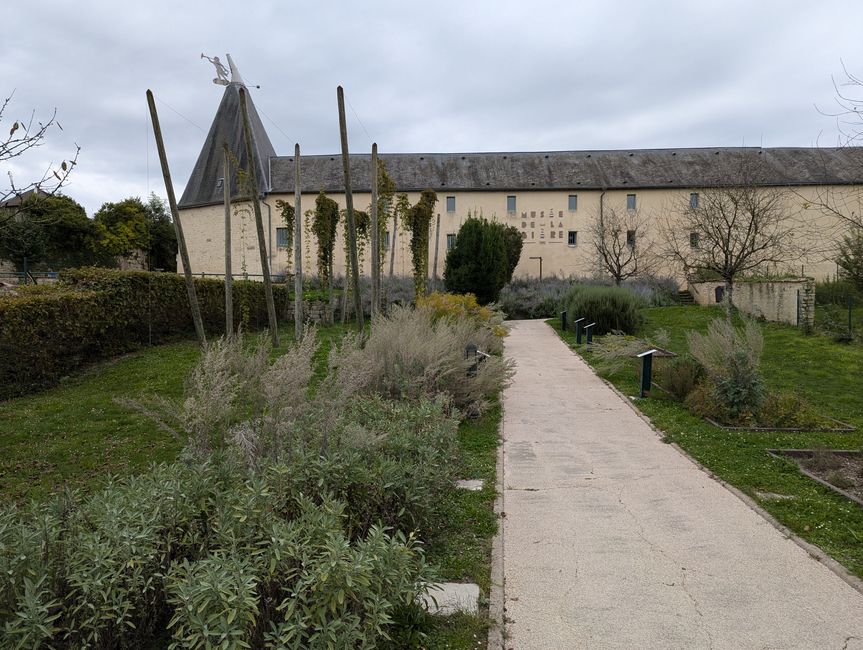 Museo de la cerveza con jardín de hierbas 