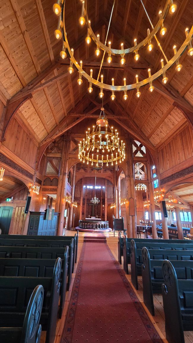 Die Kapelle ein sehr schönes Nauwerk aus Holz