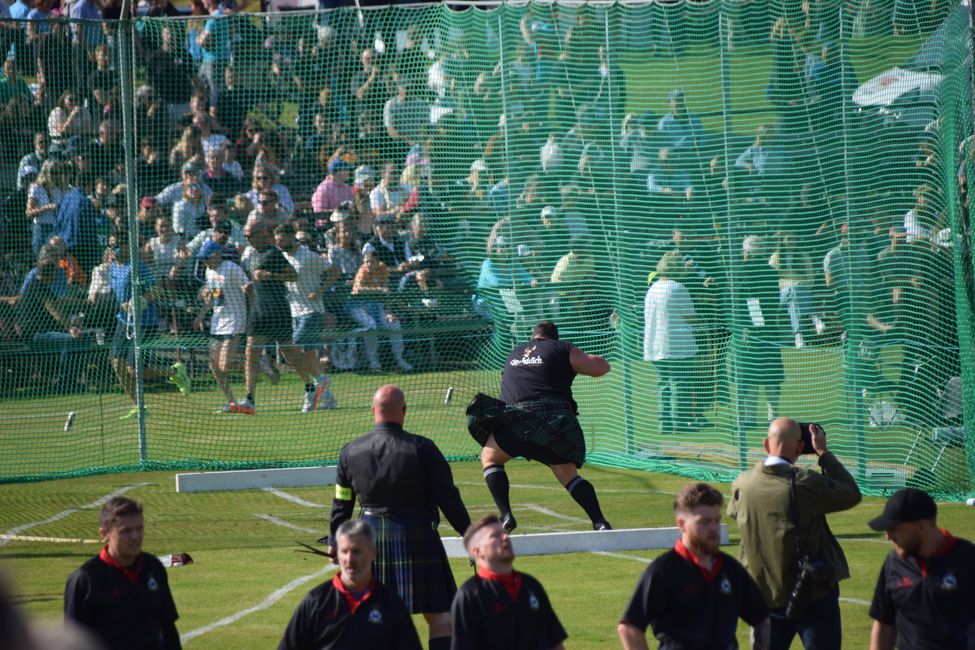 Strong Men, Pipes and Drums