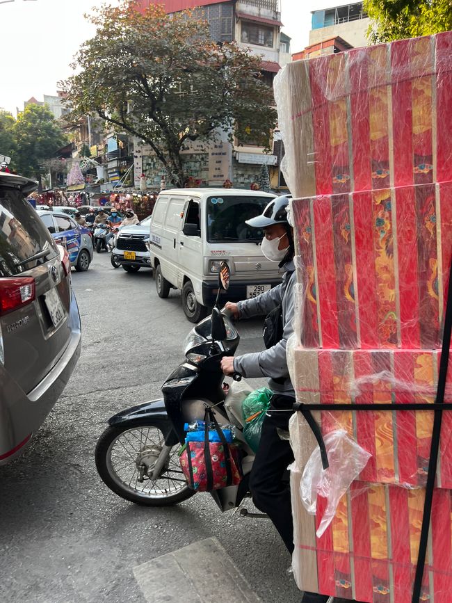 Hanoi-Tag 2: Überfüllte Läden, eine schwierige Challenge und das Abenteuer Train Street