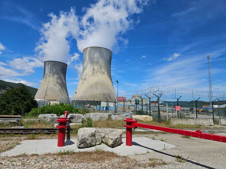 Centrale nucléaire à Maysse