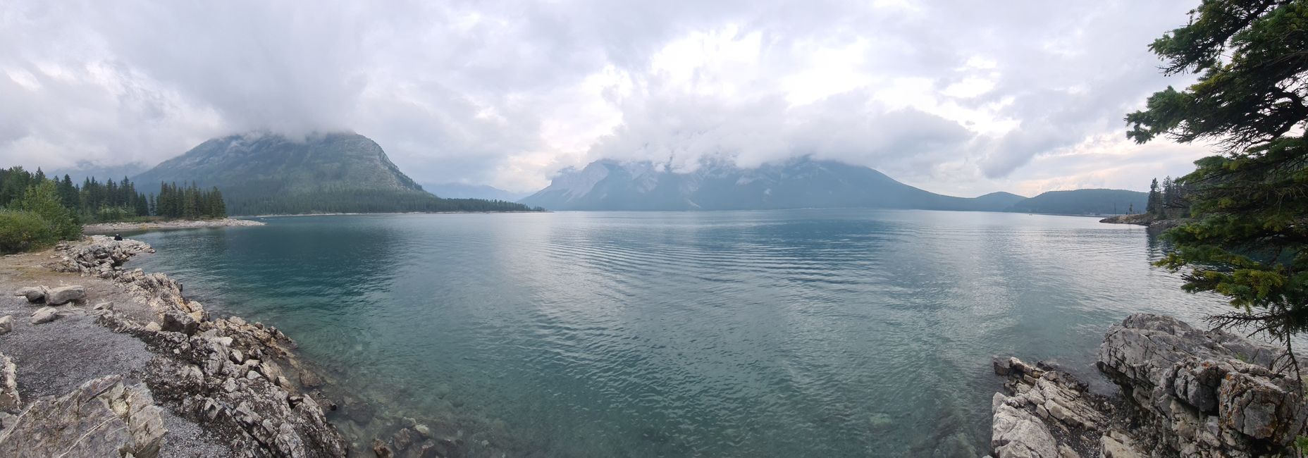 Minnewanka lake