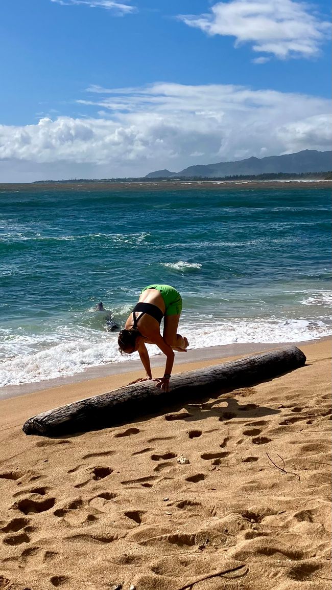 D 20 - 7am Yoga, oceanfront bfast at LavaLava, more running and a nice swim in a pool all to myself 