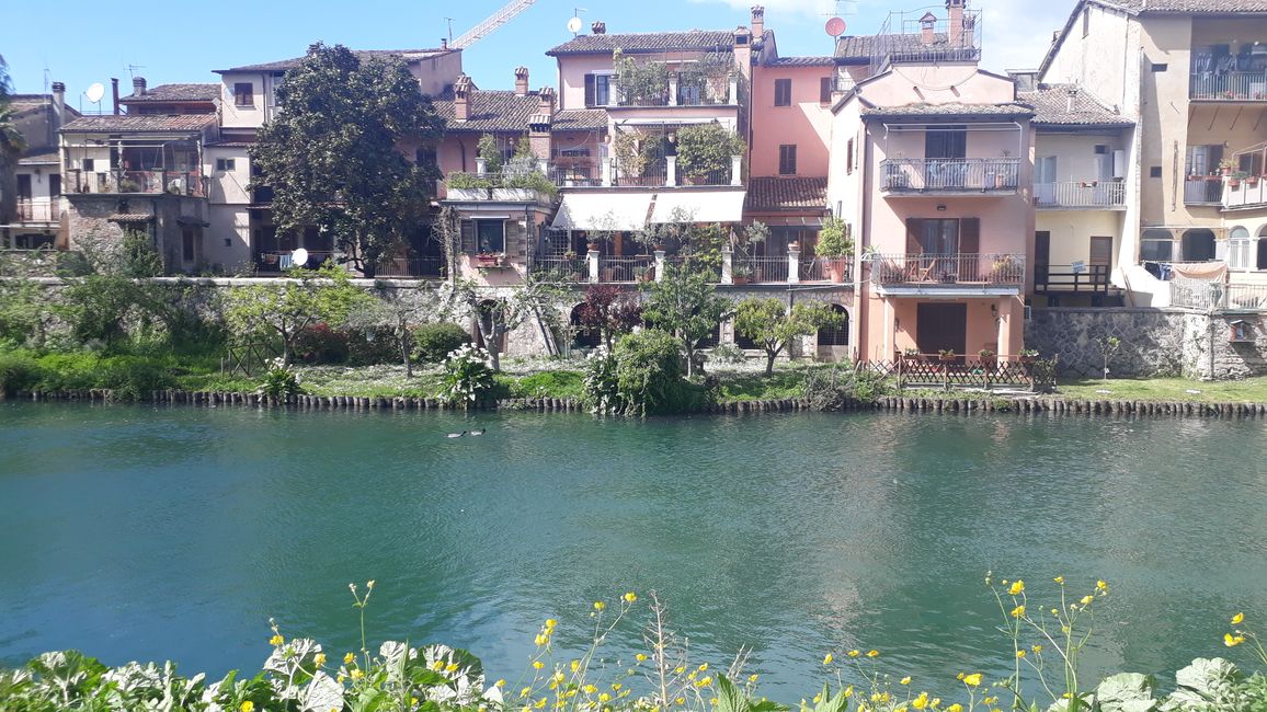 Eine hübsche Ansicht am Ufer des Velino