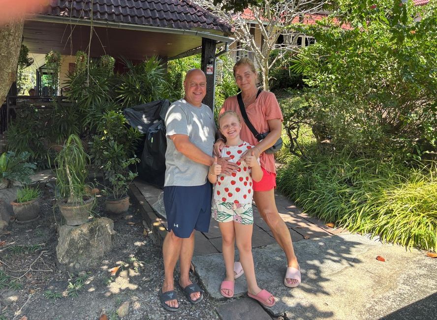 Pools und Strandliegen