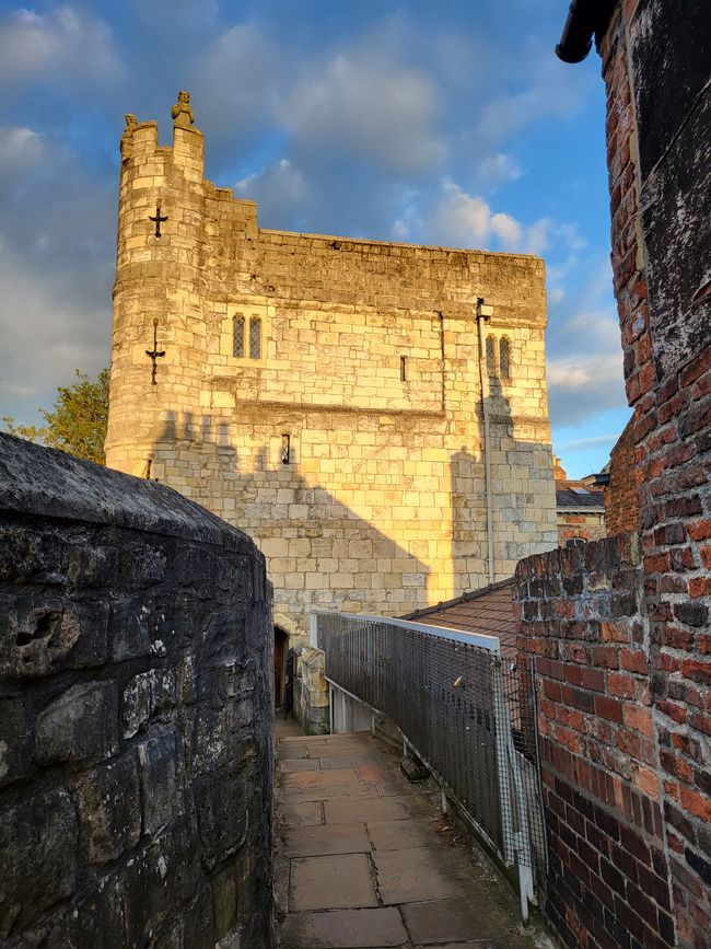 Weg auf der Stadtmauer