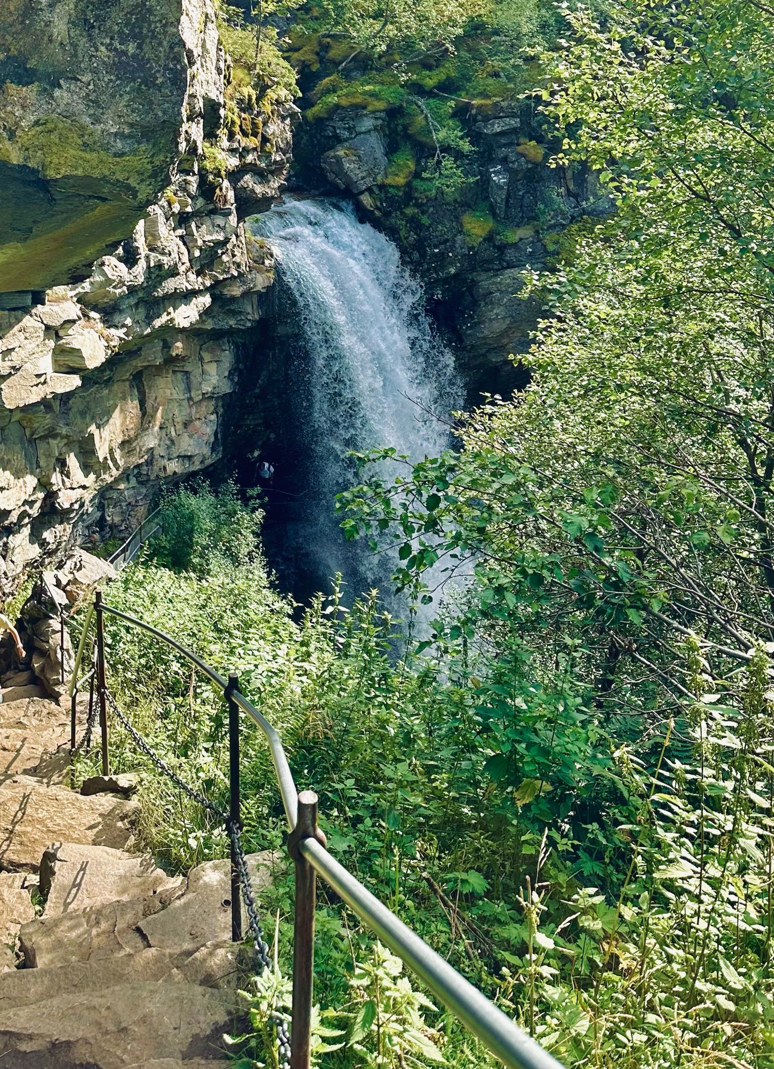 This way leads to the cave behind the waterfall