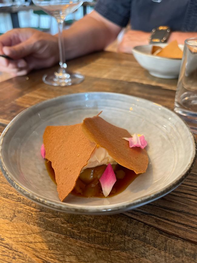 Flan mir Mandarinemousse und dulce de leche crunch