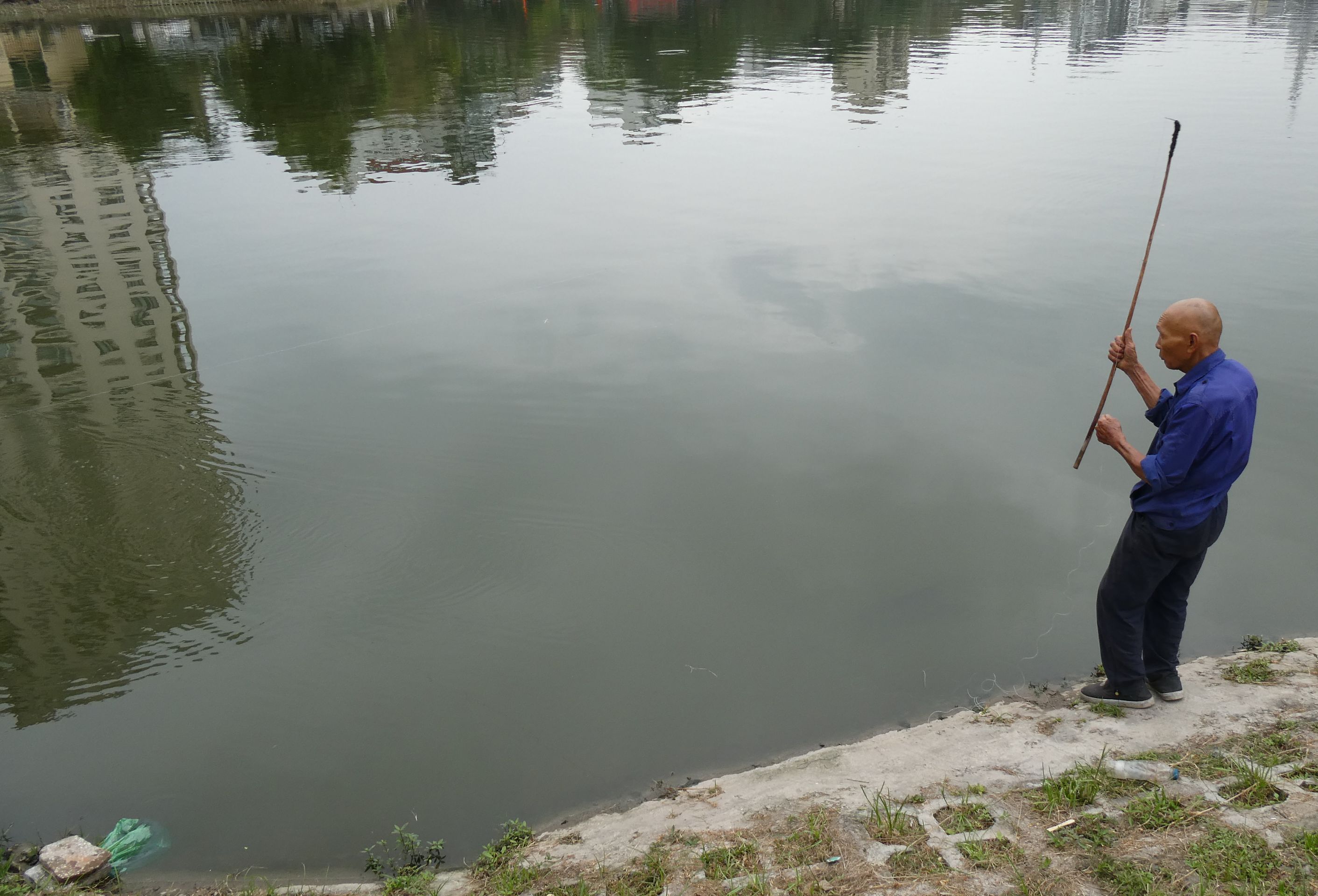 Pescador en el Lago Oeste