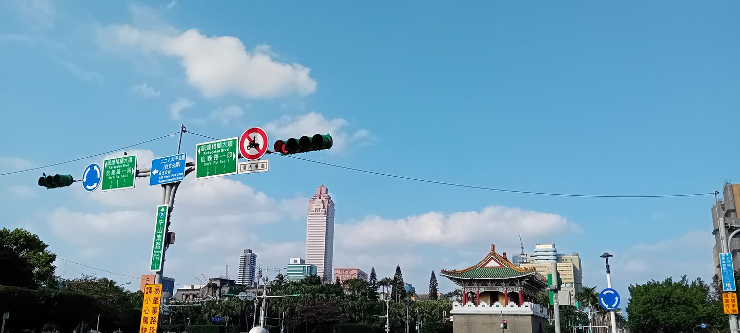 Taipéi / Salón Conmemorativo de Chiang Kai-shek / Plaza de la Paz