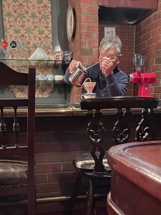 Filterkaffee von Hand, ganz langsam