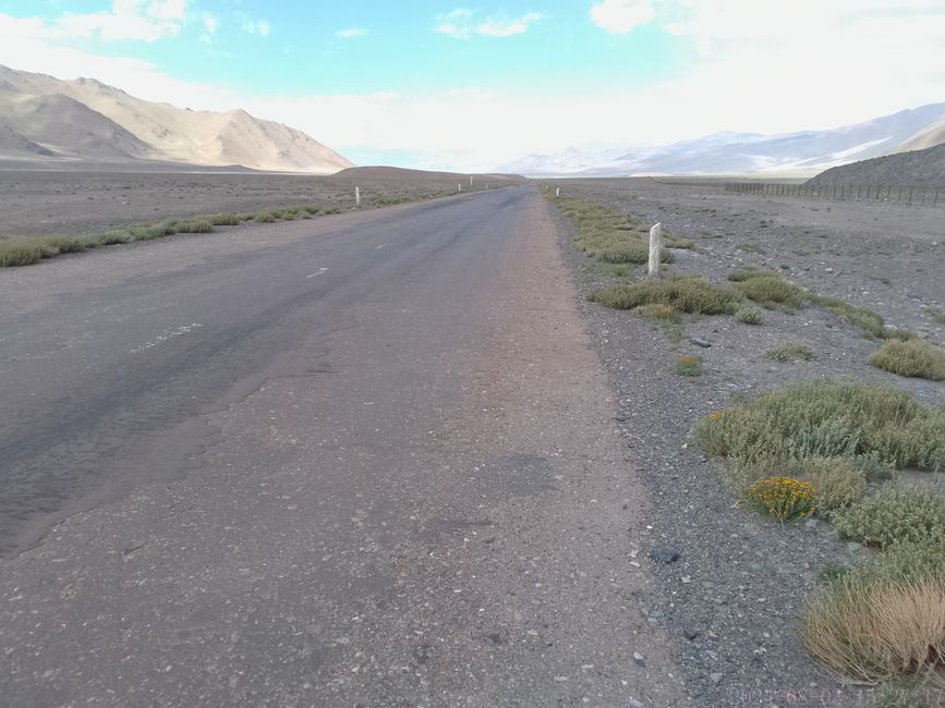 Pamir Highway to the border of Kyrgyzstan 