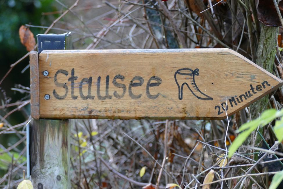 S T A U F E R Z E I T 
     
U N D

S E E I D Y L L E : ein Tag im Kloster Adelberg