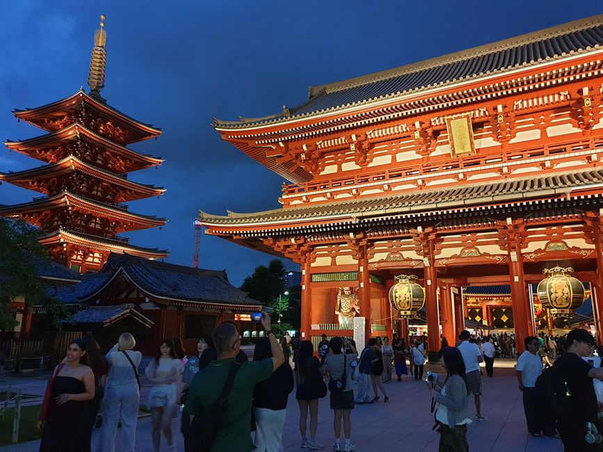 Am Asakusa Schrein