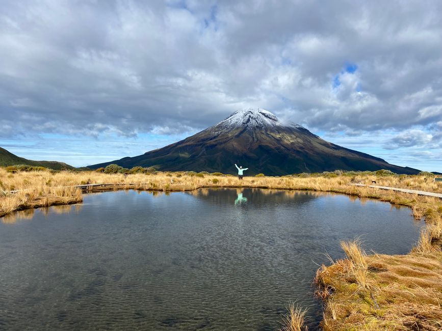 Mt. Taranaki con los estanques de reflexión