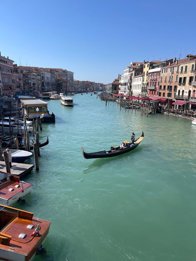 Piazza tra Rialto e Fonte Nove