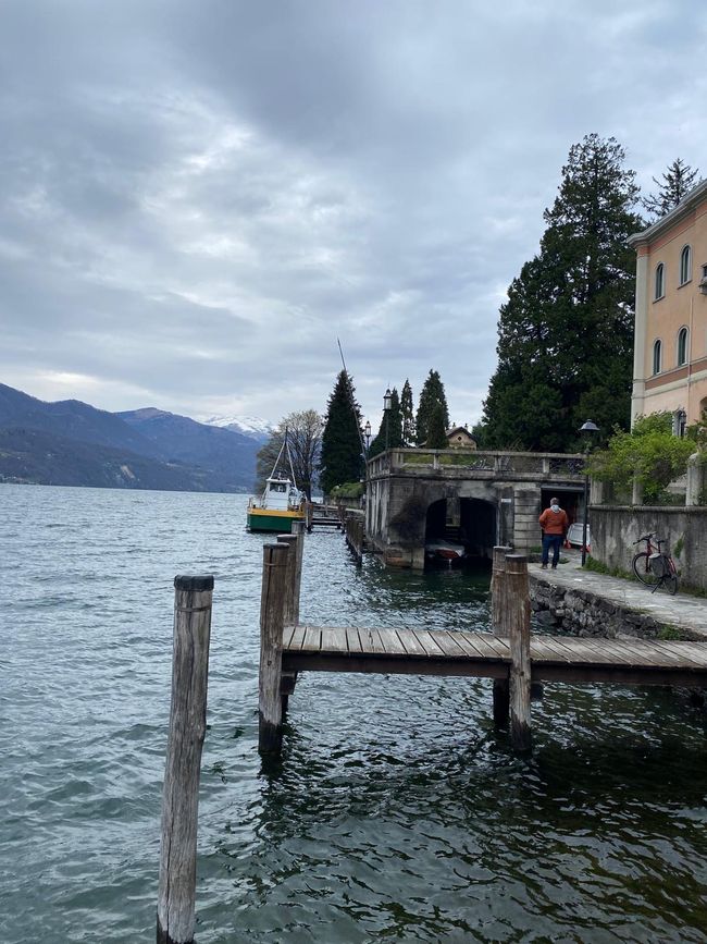 #06 The House by the Lake