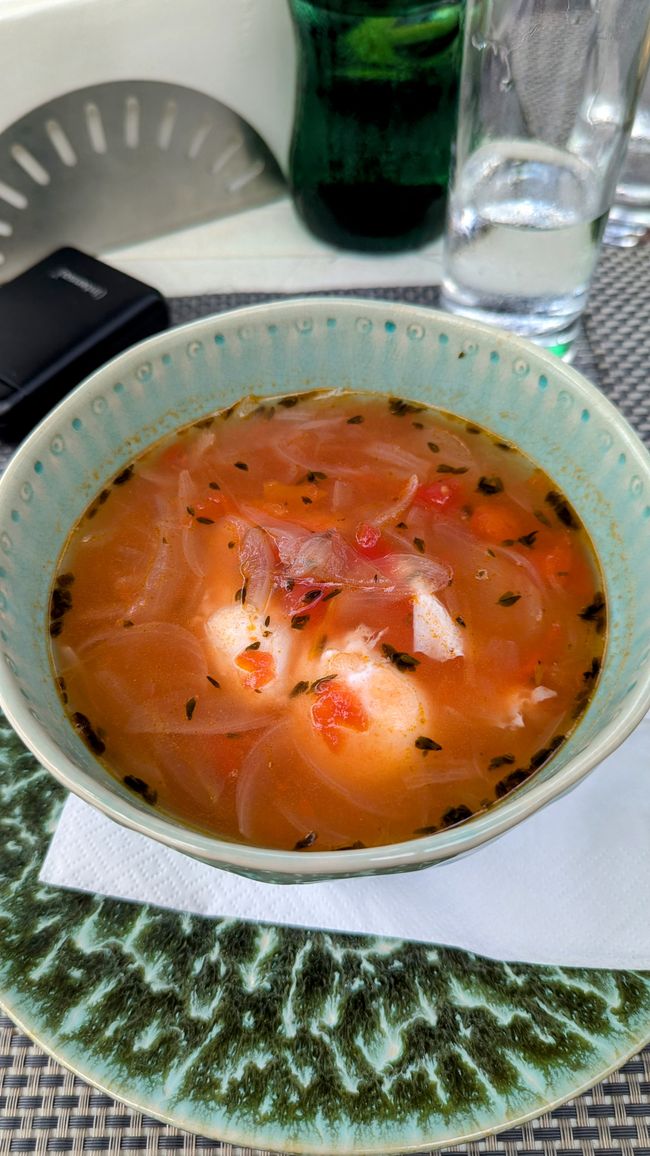 Mittagessen am Calheta Beach