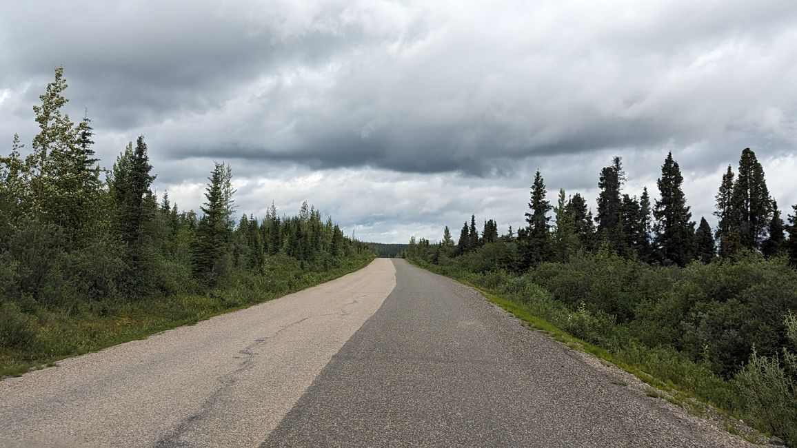 Stewart-Cassiar-Hwy - something is coming...