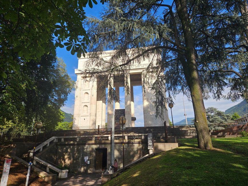 Rückansicht Siegesdenkmal 