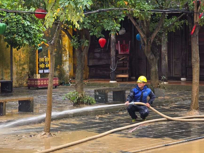 Hoi An - les travaux de nettoyage ont commencé